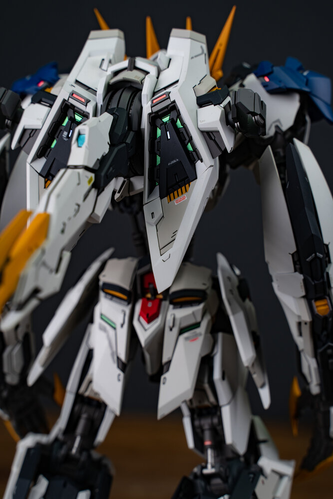 LabZero MG Barbatos Lupos Rex ver.2.0 Deluxe ver + bonus Weapons