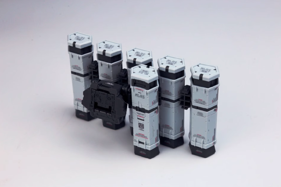 Solomon 1/100 RX-78GP02A Gundam Physalis + MLRS Backpack and Clear Armor Parts
